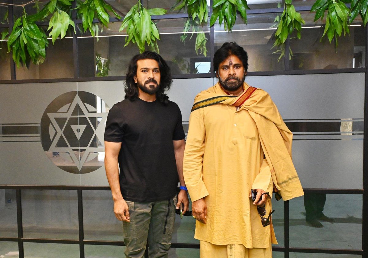 మంగళగిరిలో పవన్ కళ్యాణ్‌ను మర్యాదపూర్వకంగా కలిసిన రామ్ చరణ్